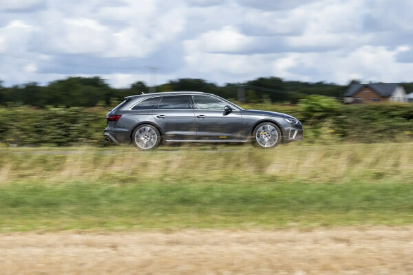 Audi A4 Avant 40 TFSI 5