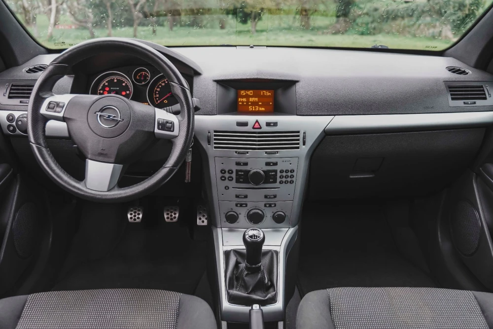 Opel Astra GTC 1.7 CDTi ecoFLEX 21