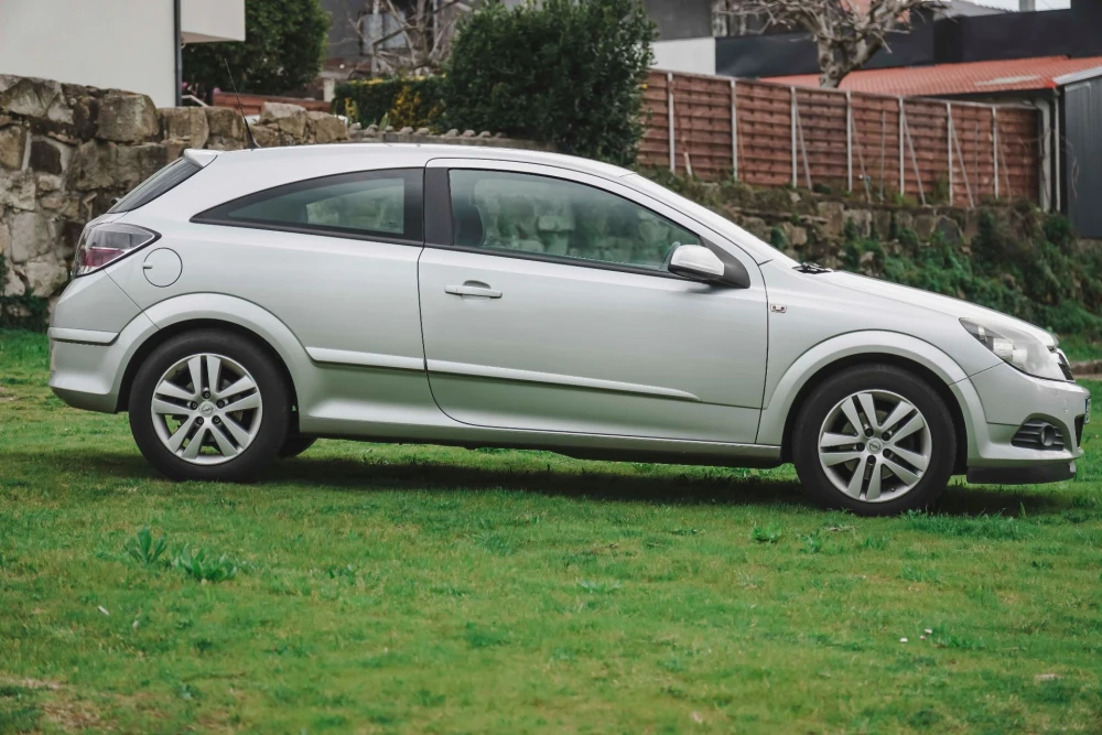 Opel Astra GTC 1.7 CDTi ecoFLEX 7