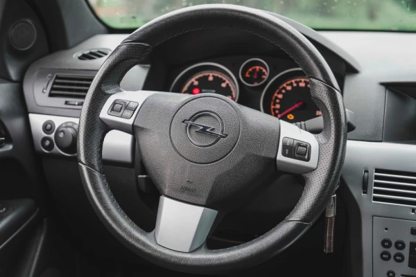 Opel Astra GTC 1.7 CDTi ecoFLEX 26